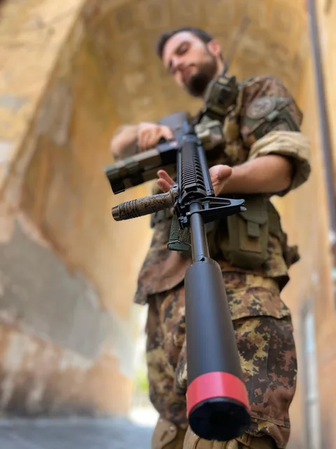 Operatore in controllo replica